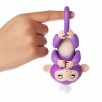 Интерактивная обезьянка на палец Миа, фиолетовая, 12 см 3704A Fingerlings оригинал